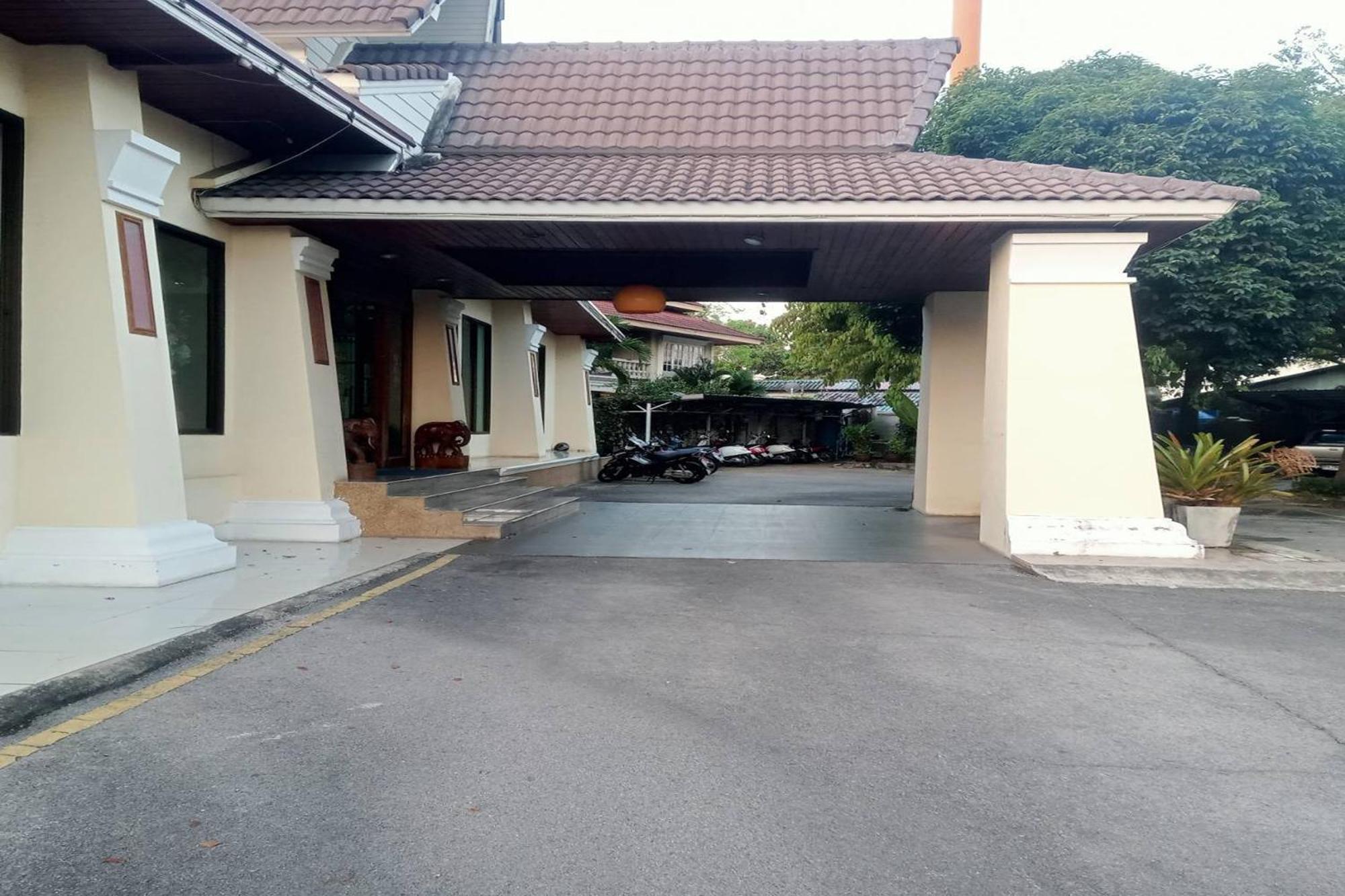 Good View Residence Lampang Exterior photo